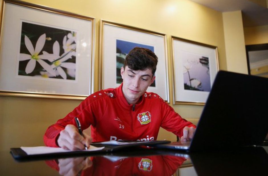 Kai Havertz vừa học văn hóa vừa thi đấu chuyên nghiệp 