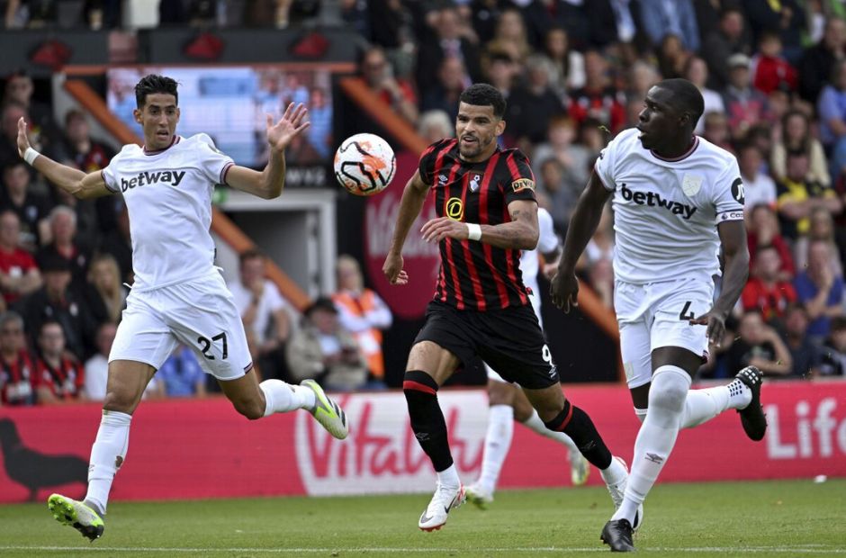 Kubet cập nhật: các cầu thủ West Ham trong trang phục màu trắng trong trận hòa 1-1 trước Bournemouth