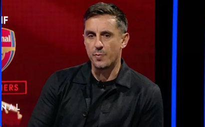 Gary Neville không tin Erik ten Hag sẽ thành công ở Man United trong khi nhà Glazer vẫn nắm quyền (Ảnh: Kubet)