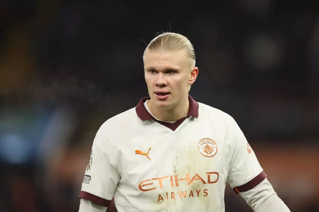 Erling Haaland bỏ lỡ trận thắng Man City trước Luton do chấn thương ở chân (Ảnh: Kubet)